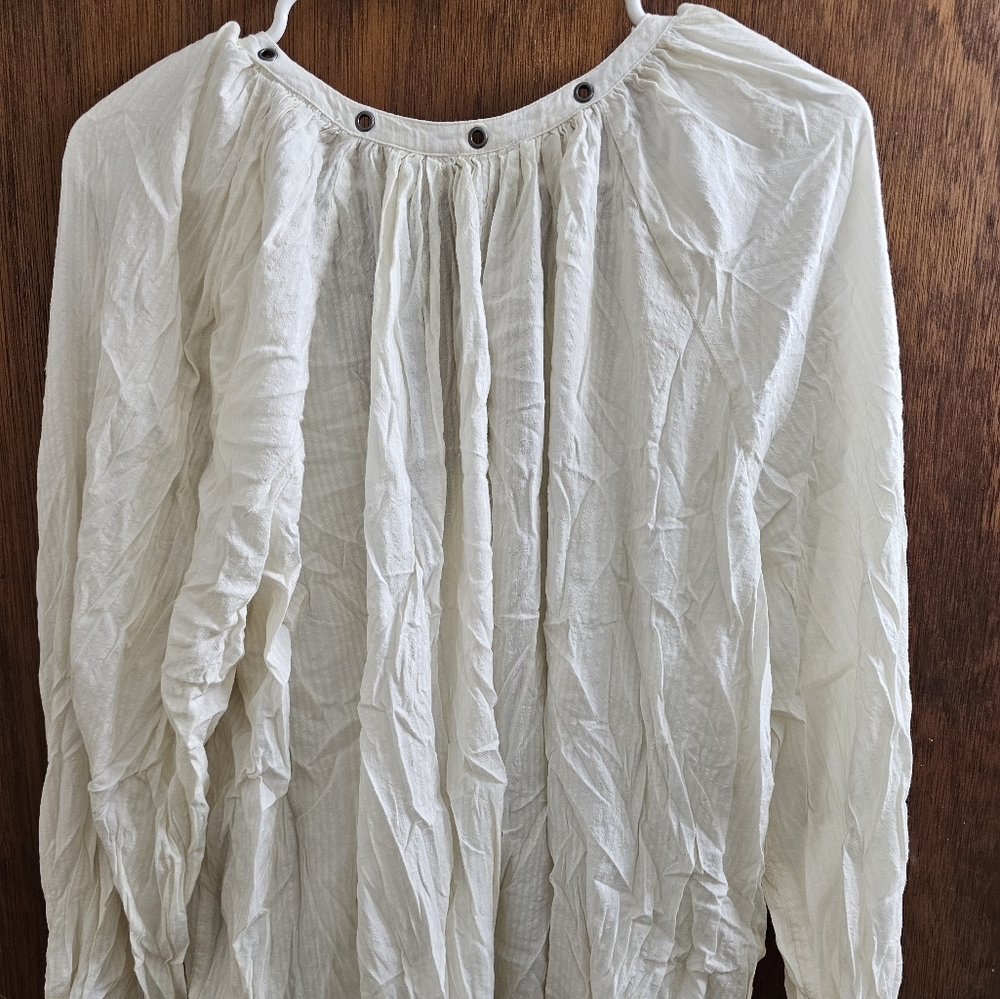 Aerie off white shirt